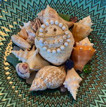 Load image into Gallery viewer, warrior bracelet set on shells